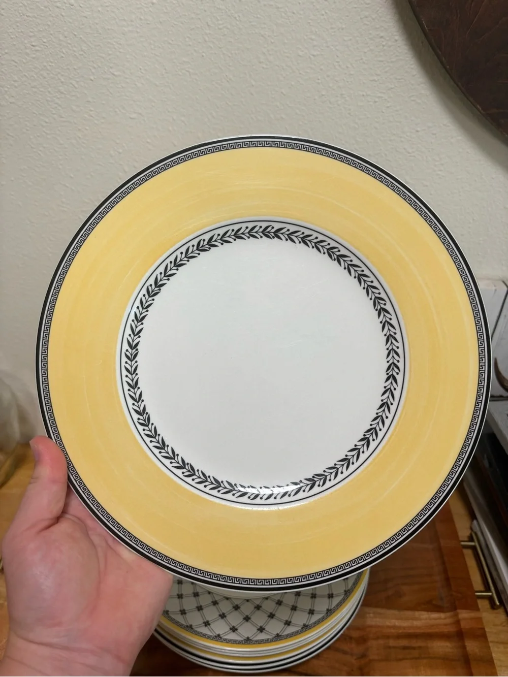 Villeroy & Boch Yellow and Black Decorative Dinner Plate